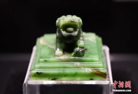 [图文]一批中国清代艺术品在巴黎德鲁奥拍卖行展出 第 3 张